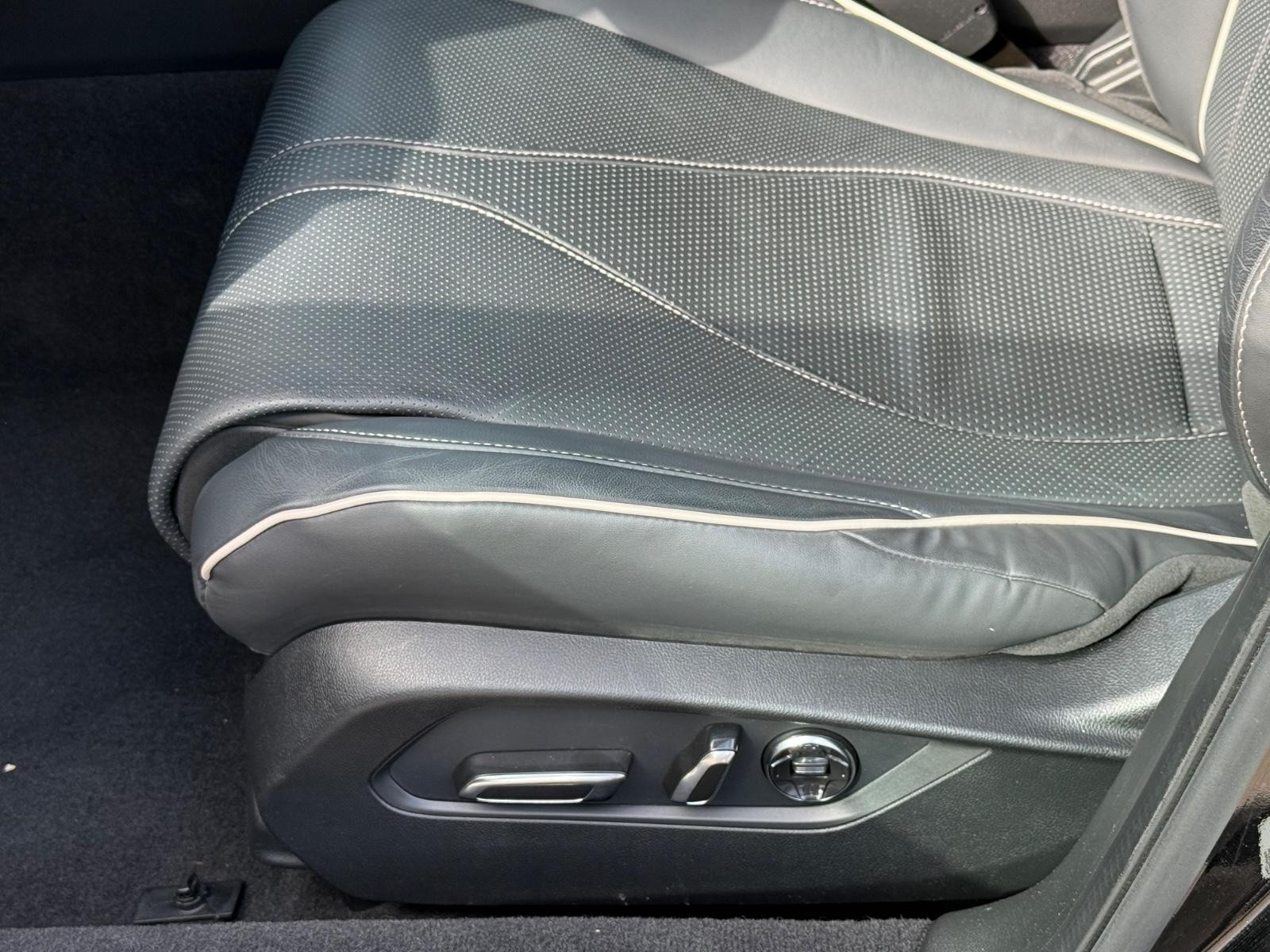 Acura TLX Vehicle Image 24