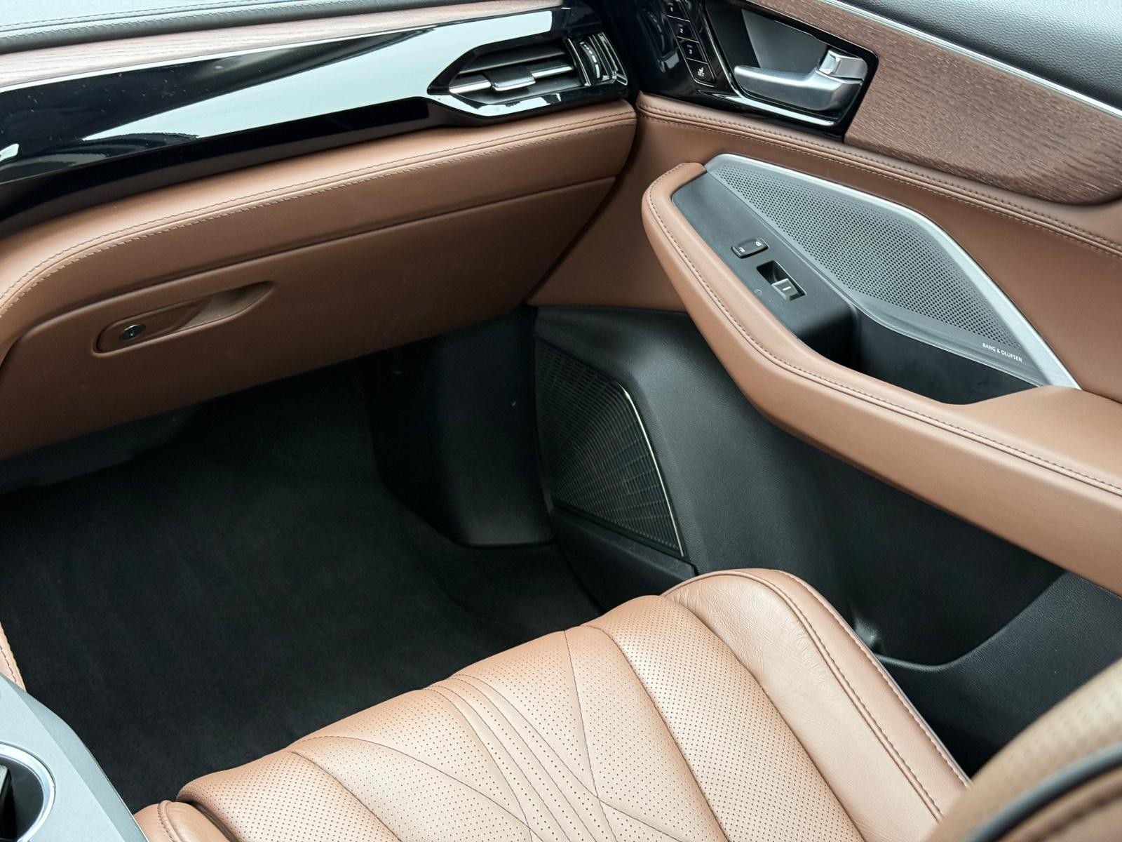 Acura MDX Vehicle Image 14