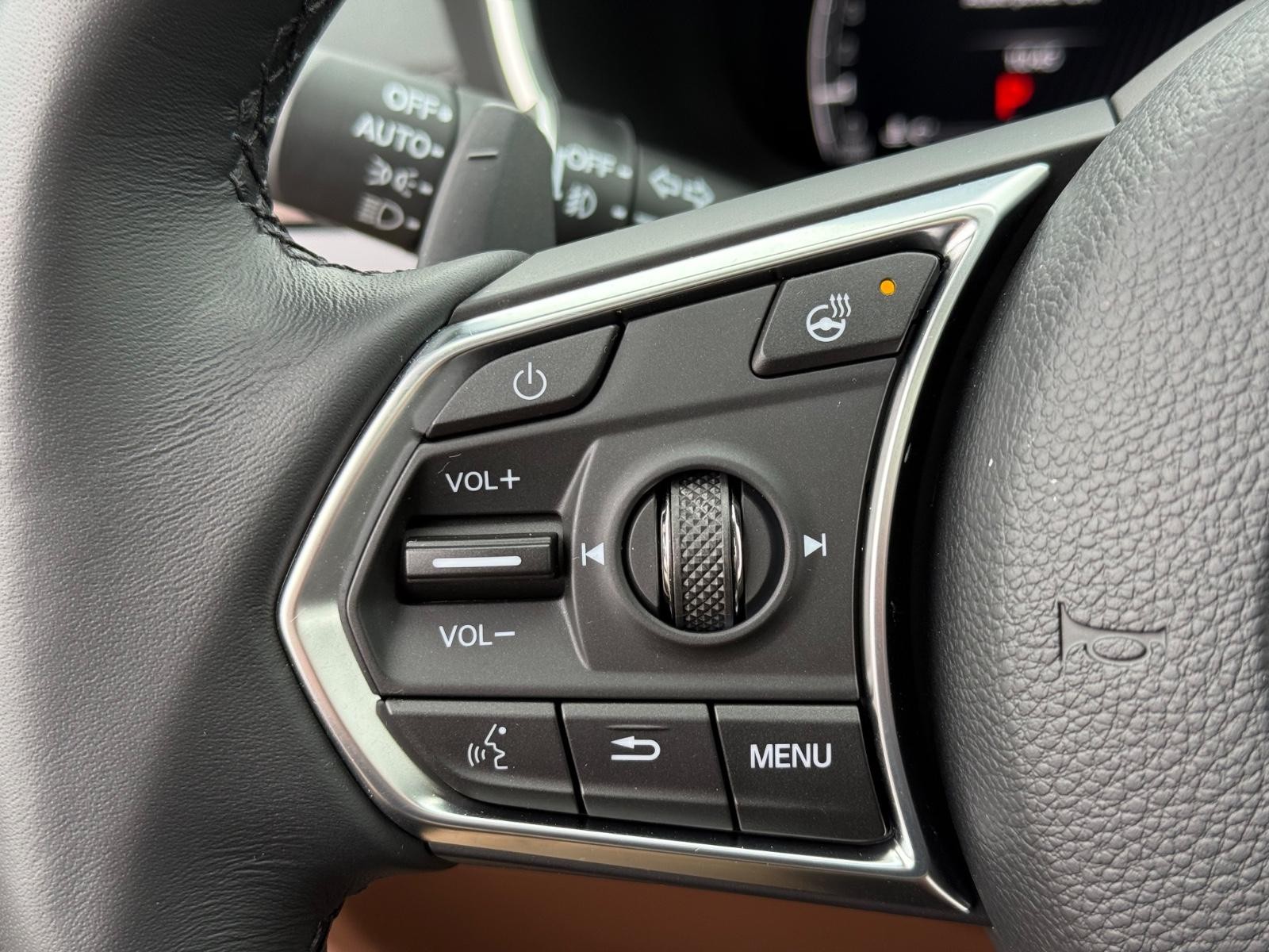 Acura MDX Vehicle Image 16