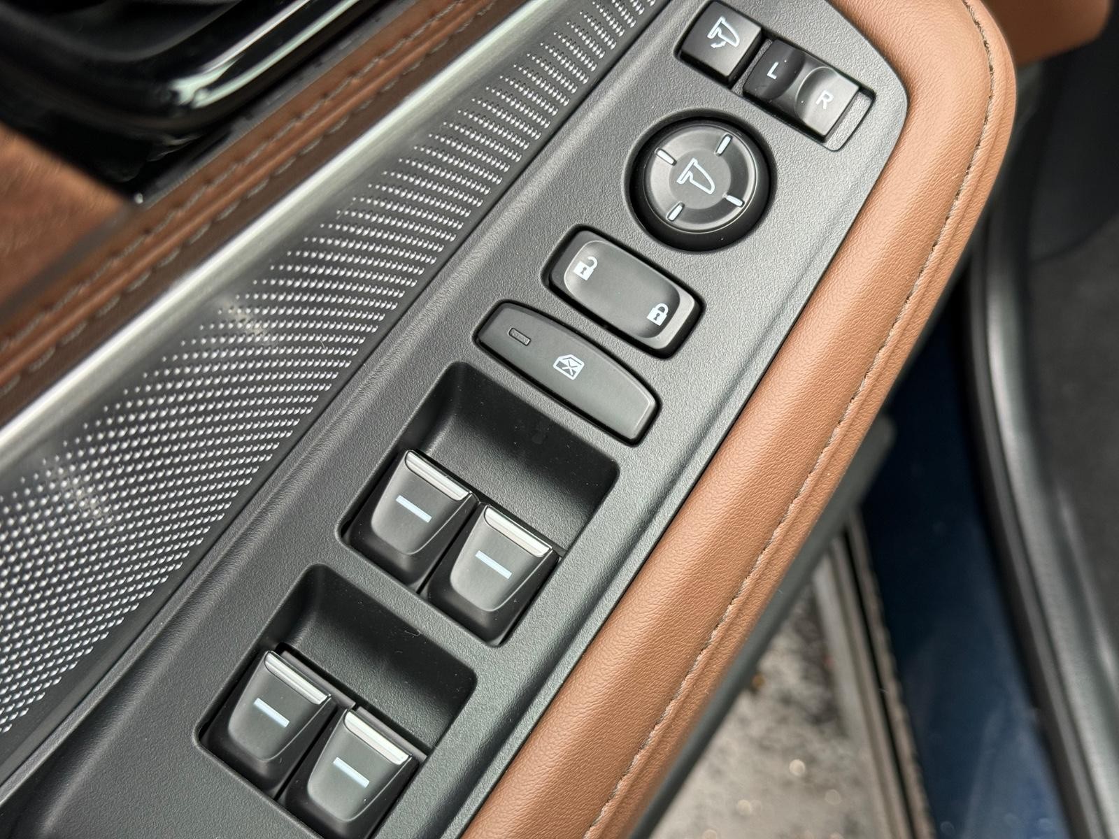 Acura MDX Vehicle Image 21