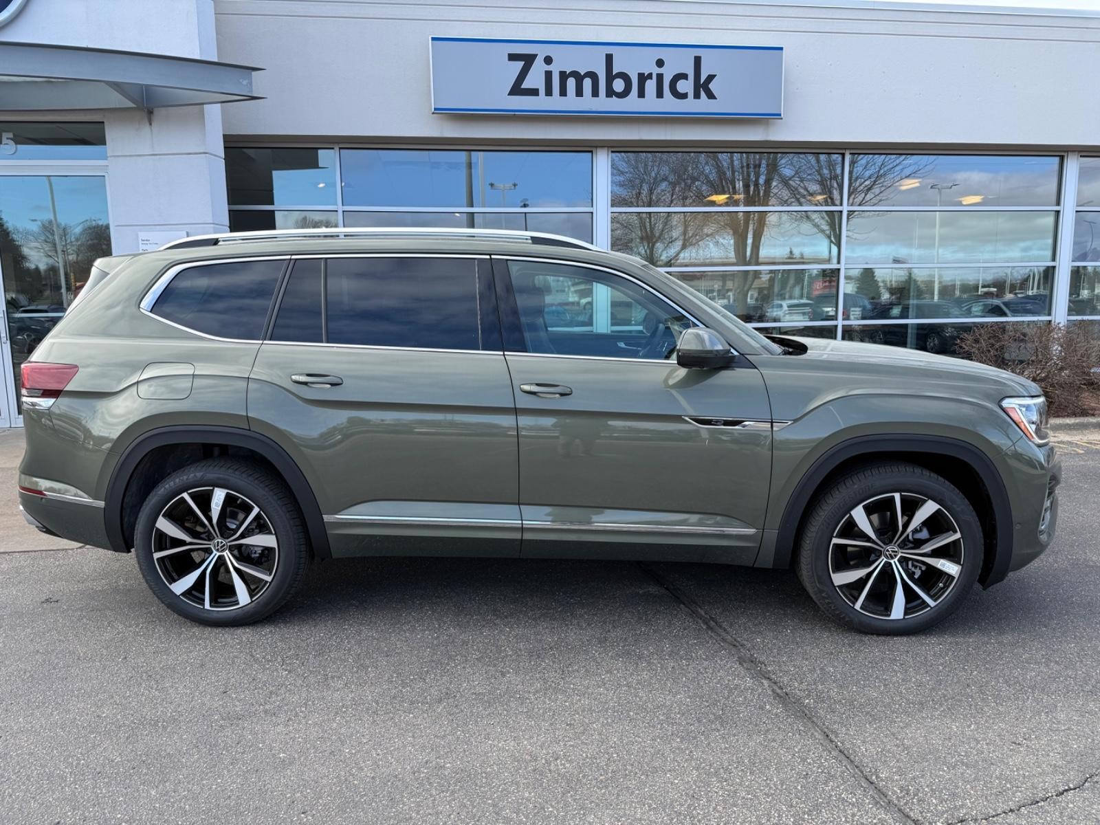 Volkswagen Atlas Vehicle Image 02