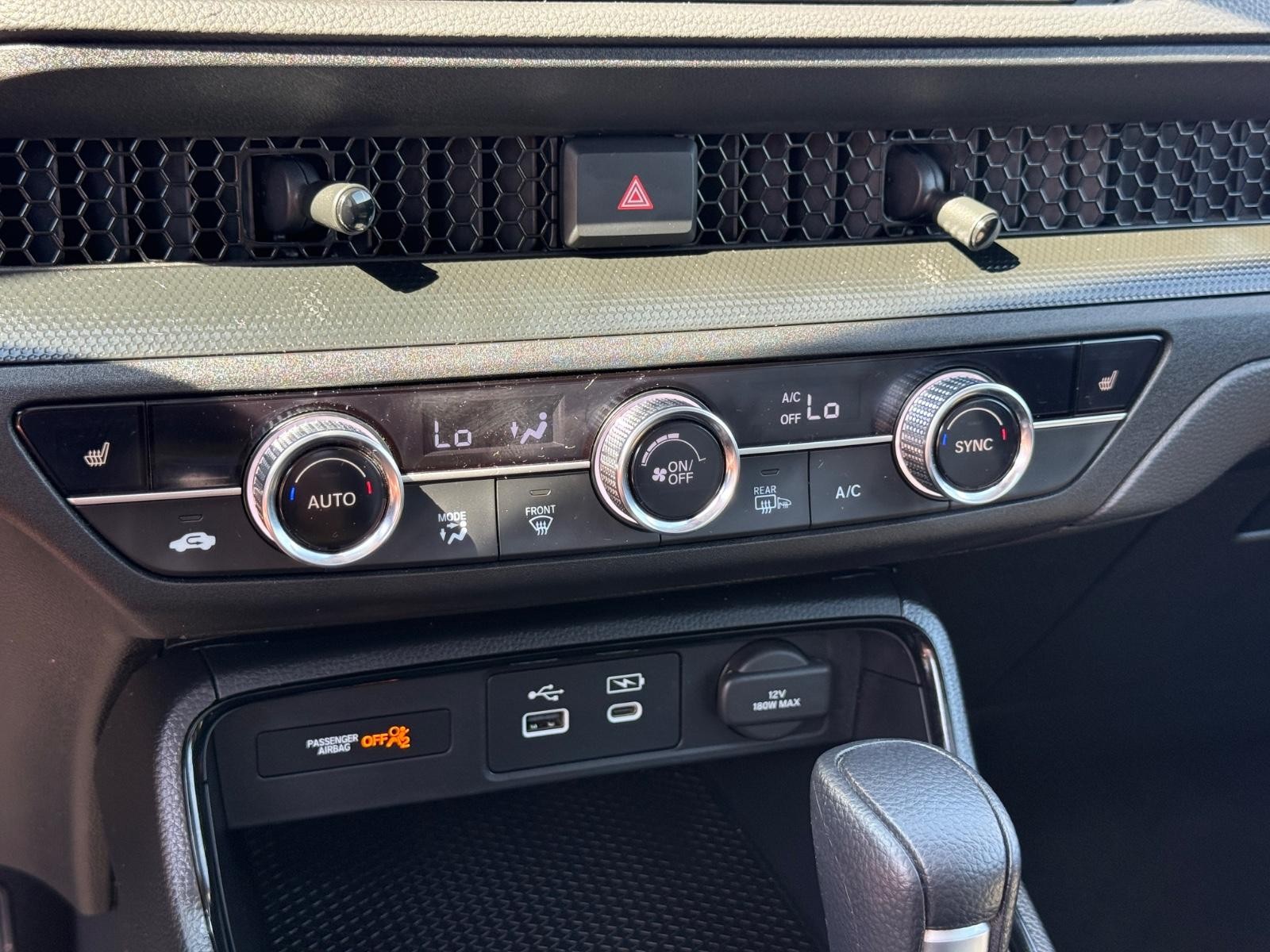 Honda CR-V Vehicle Image 17