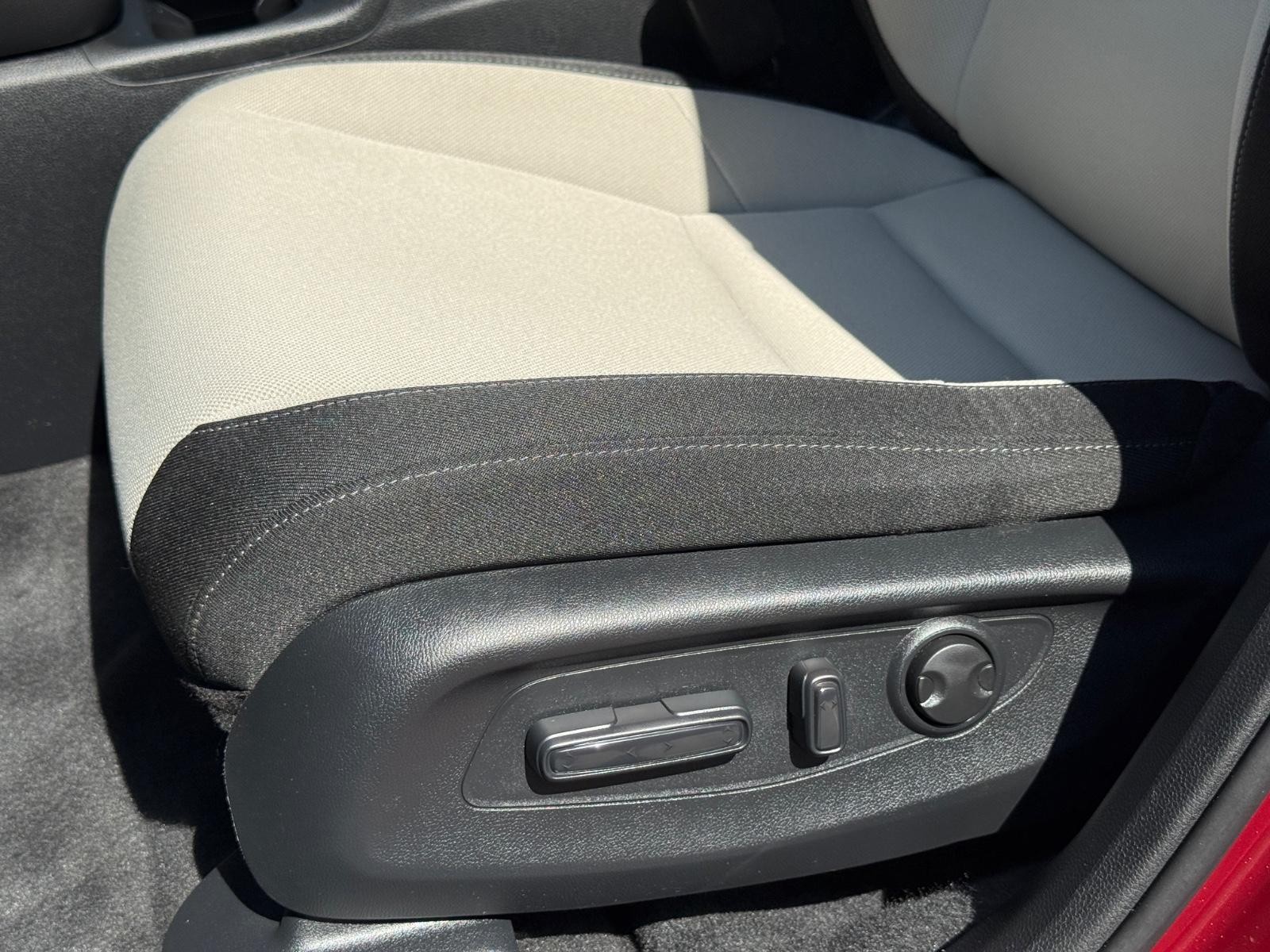 Honda CR-V Vehicle Image 24