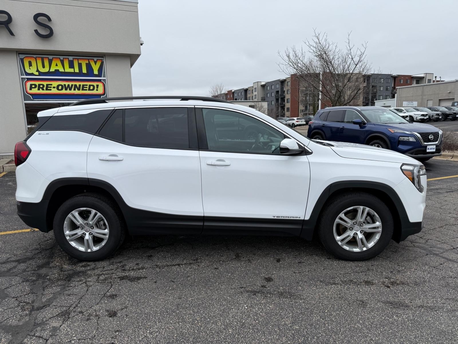 GMC Terrain Vehicle Image 02