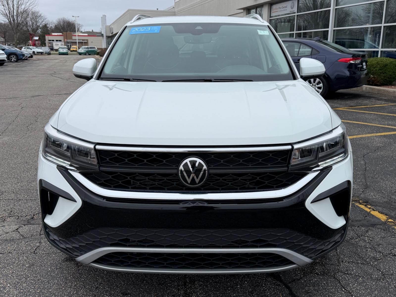 Volkswagen Taos Vehicle Image 10