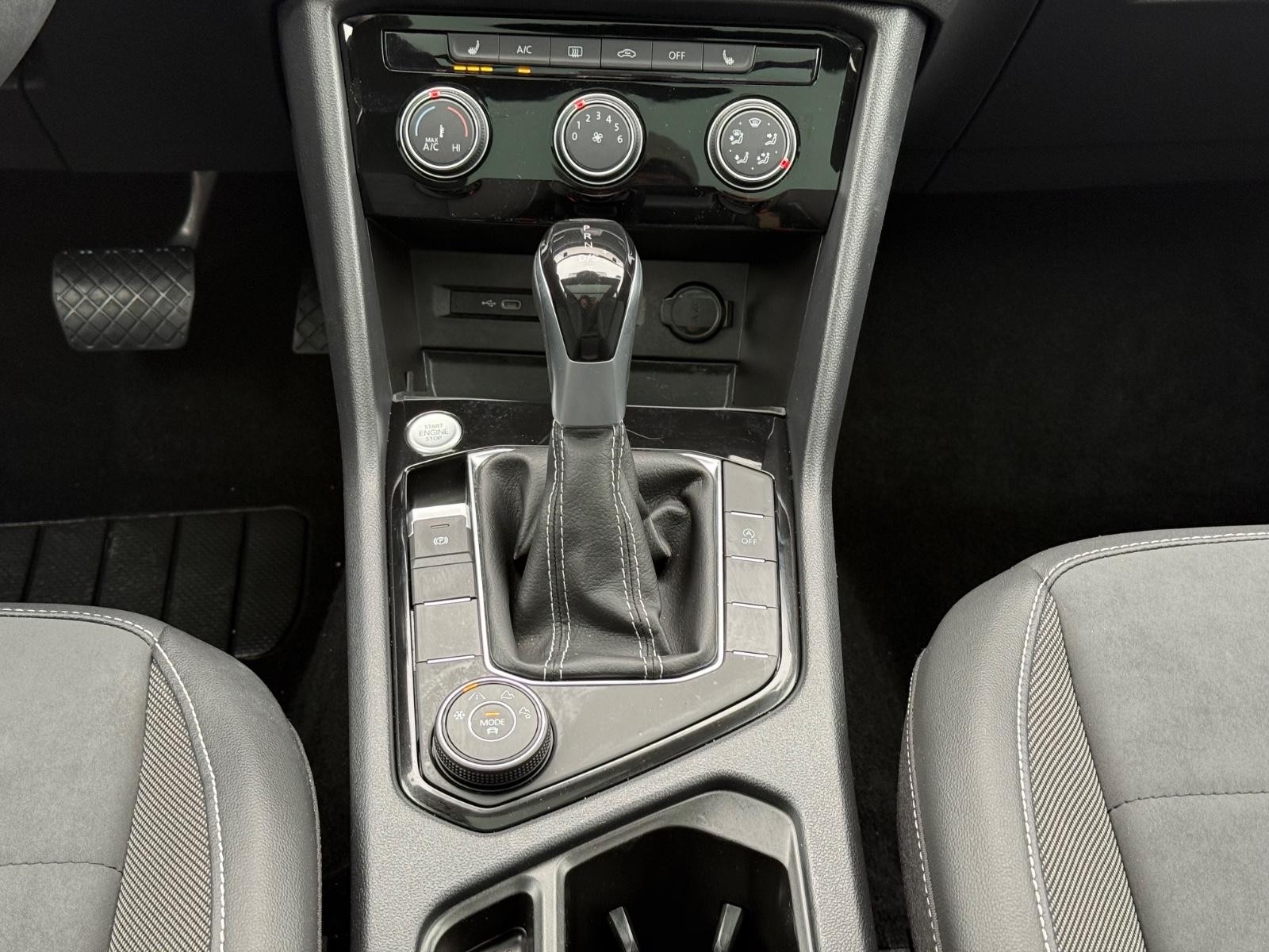 Volkswagen Taos Vehicle Image 13