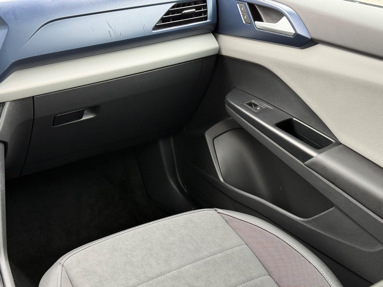 Volkswagen Taos Vehicle Image 15