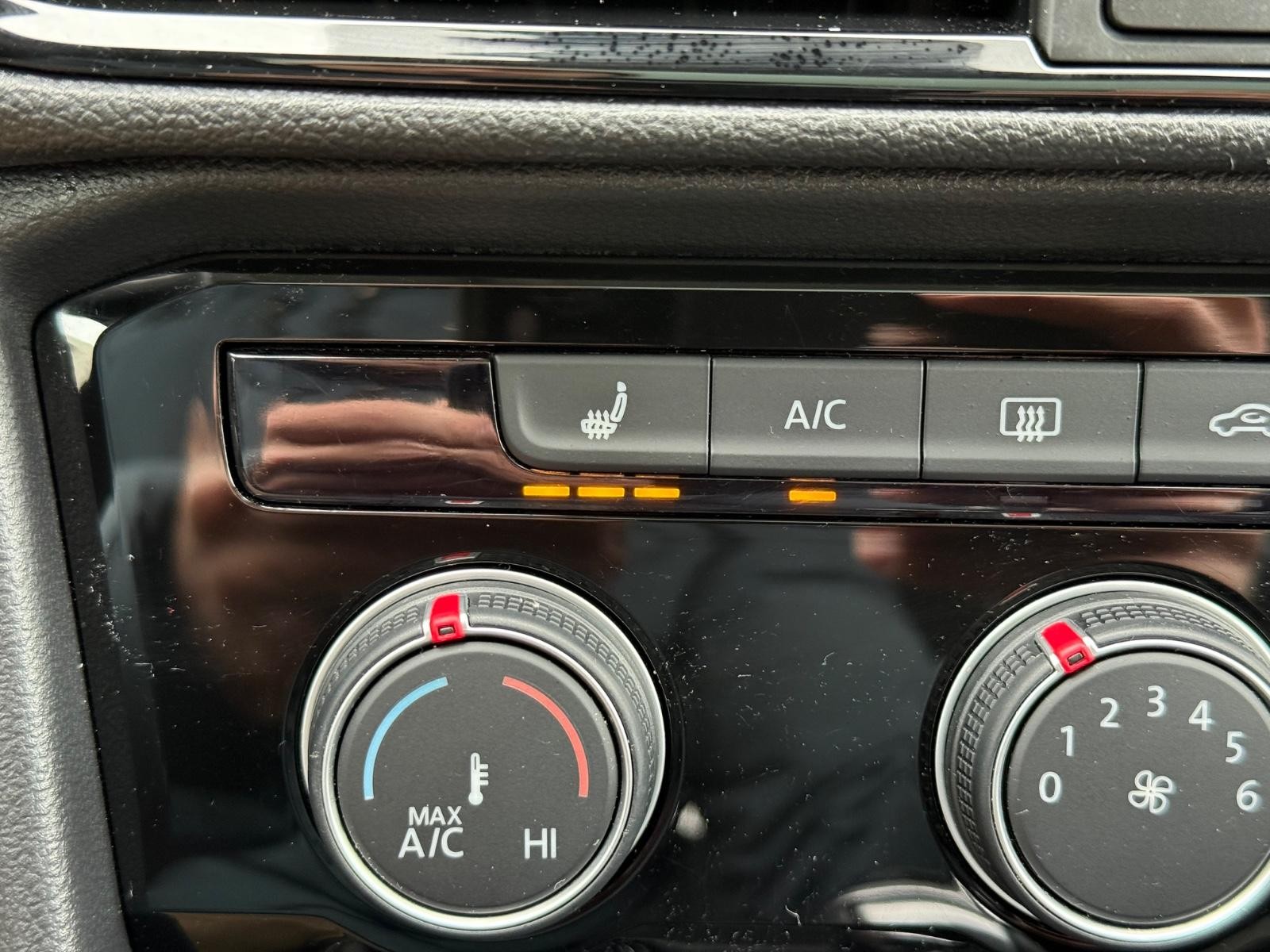 Volkswagen Taos Vehicle Image 20