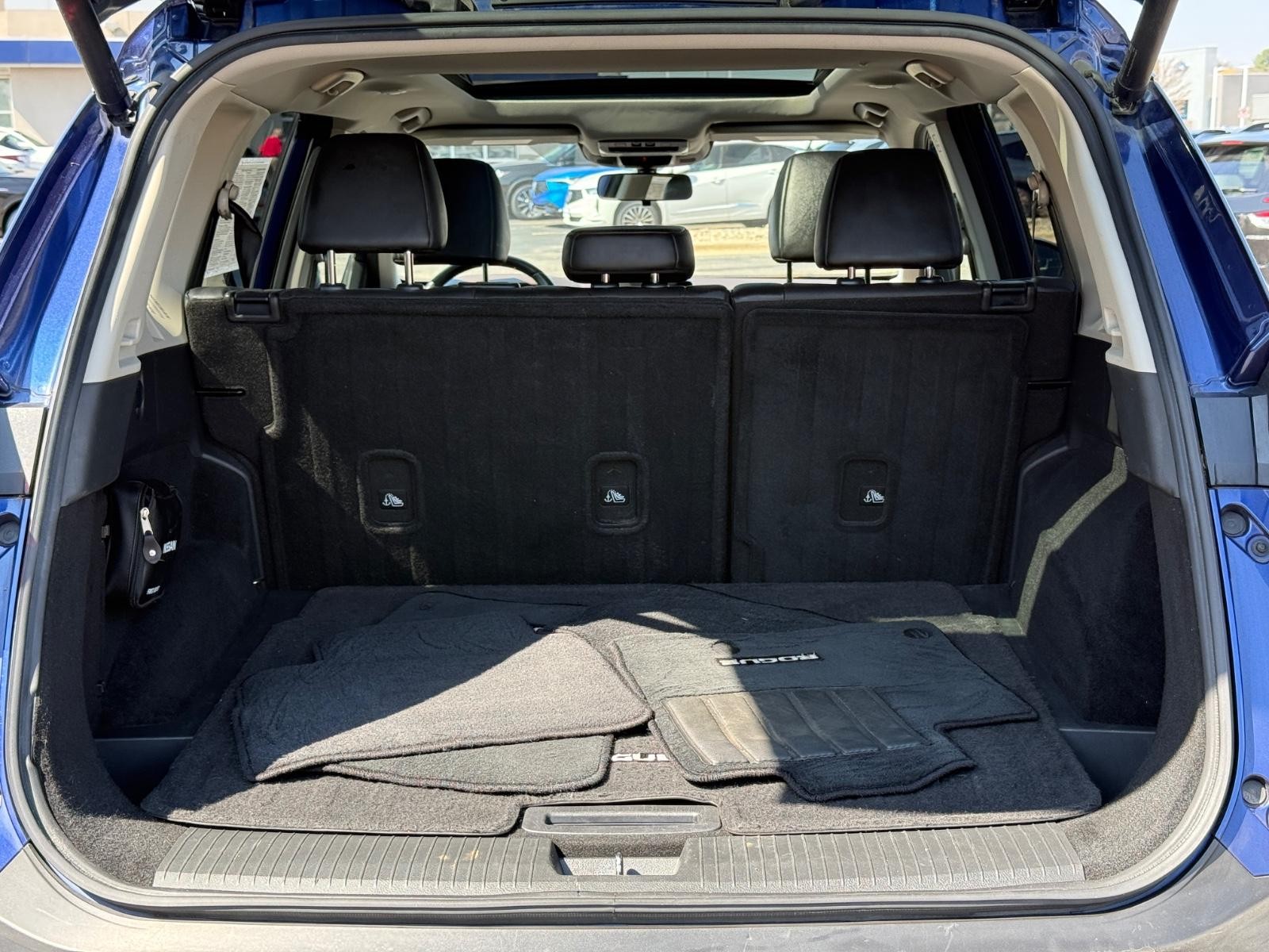 Nissan Rogue Vehicle Image 06