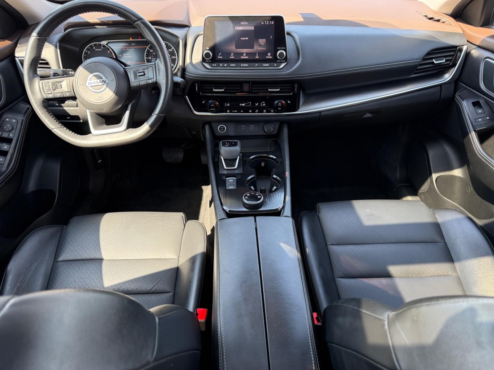 Nissan Rogue Vehicle Image 12