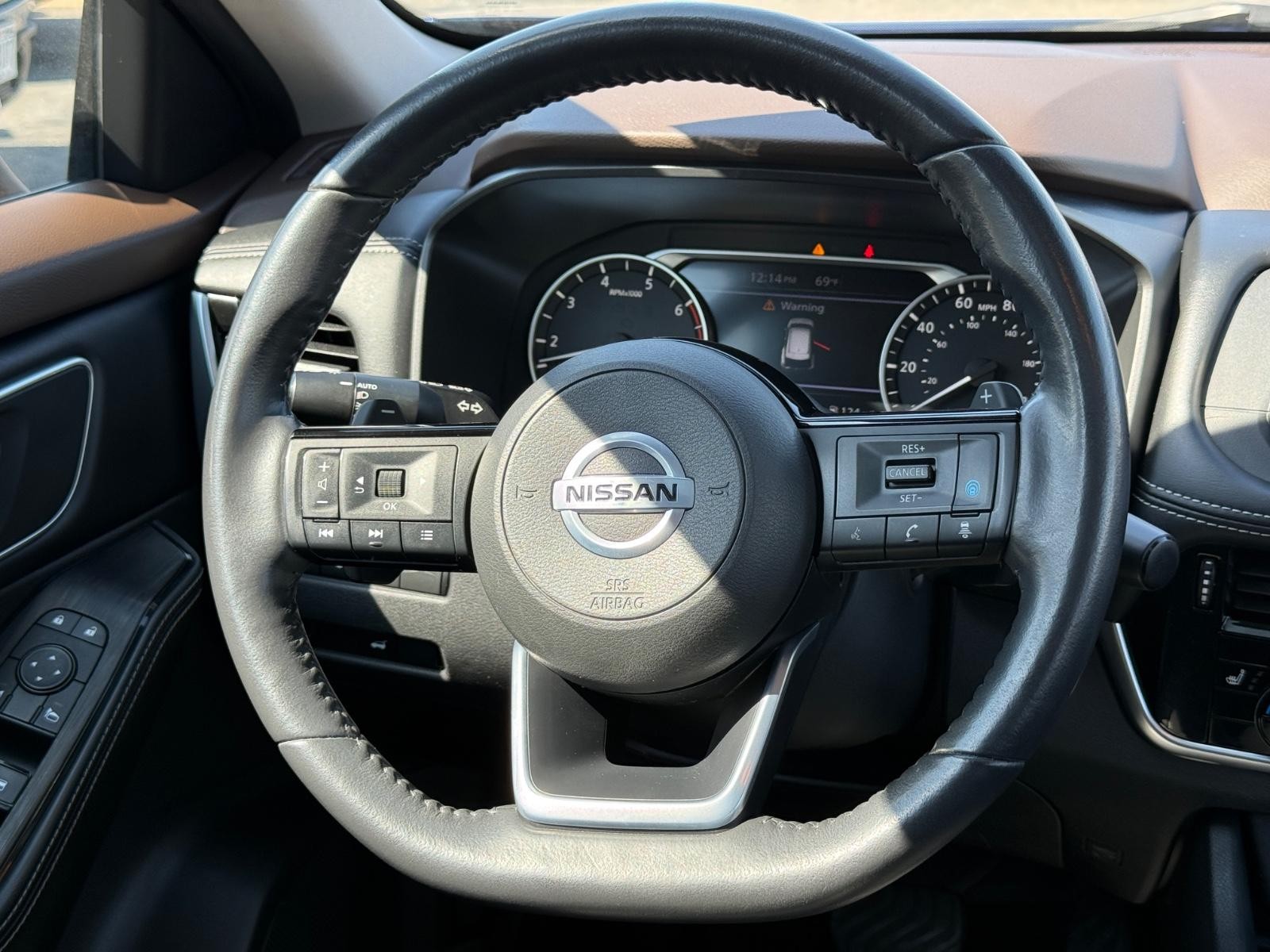 Nissan Rogue Vehicle Image 13