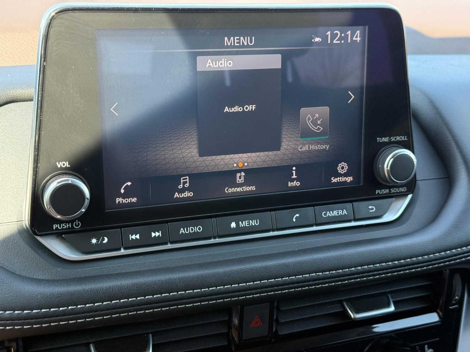 Nissan Rogue Vehicle Image 16