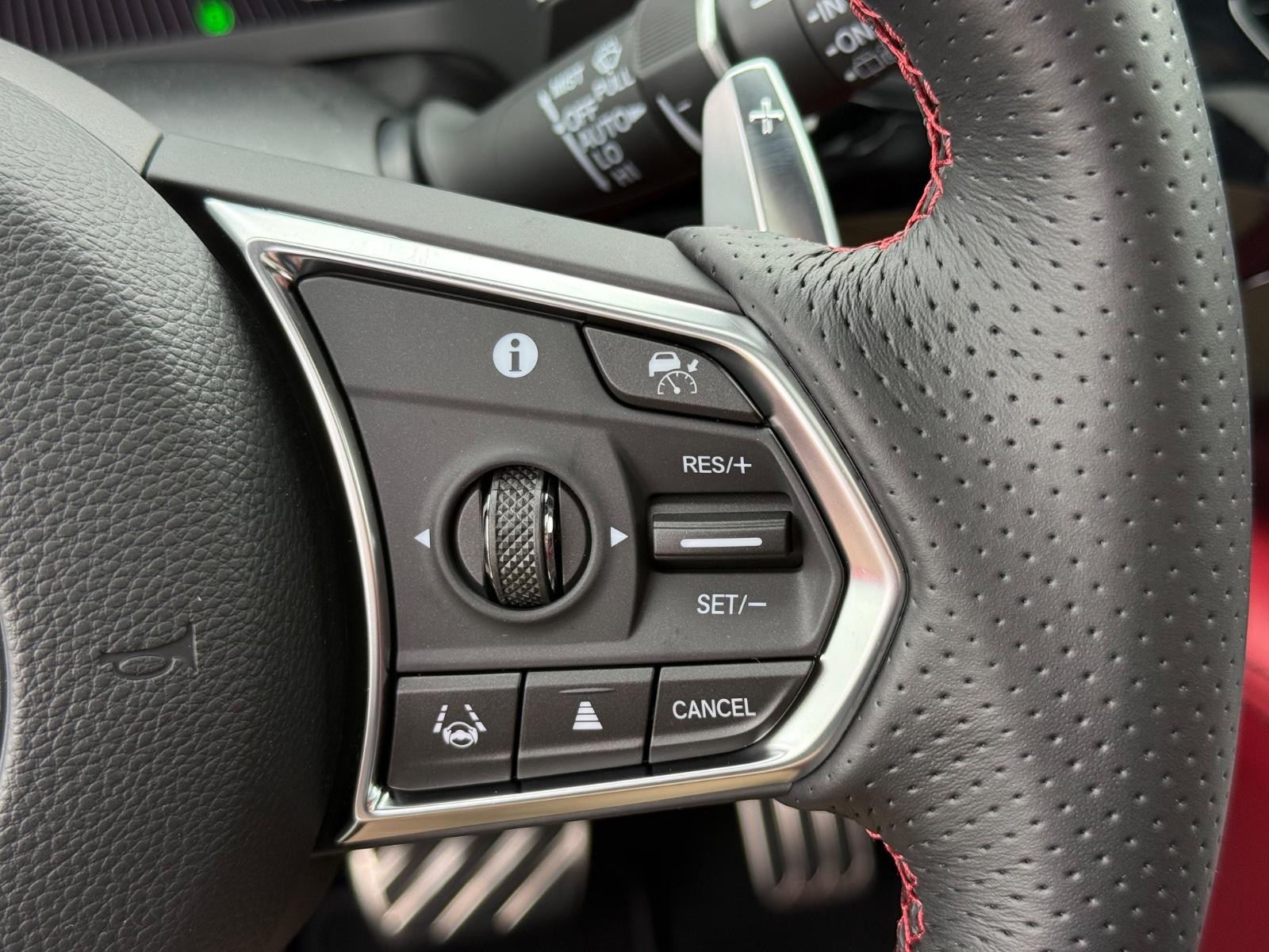 Acura MDX Vehicle Image 12