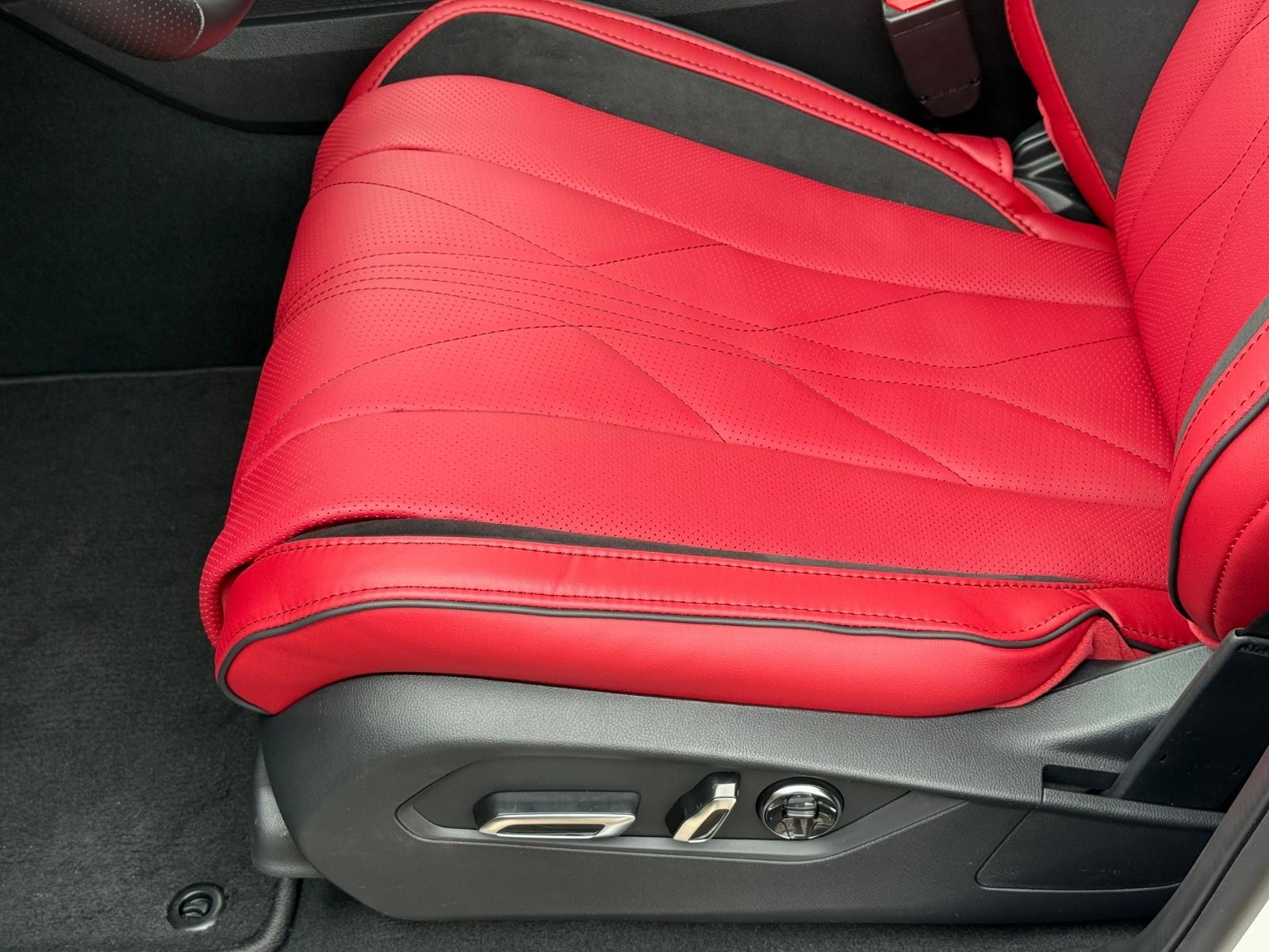 Acura MDX Vehicle Image 16