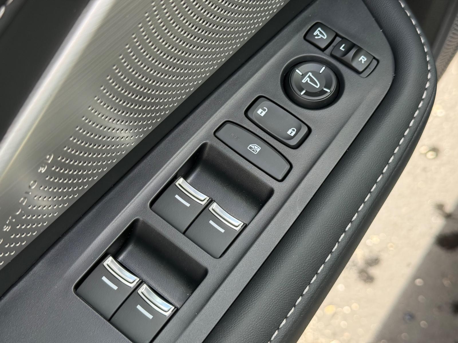 Acura RDX Vehicle Image 15