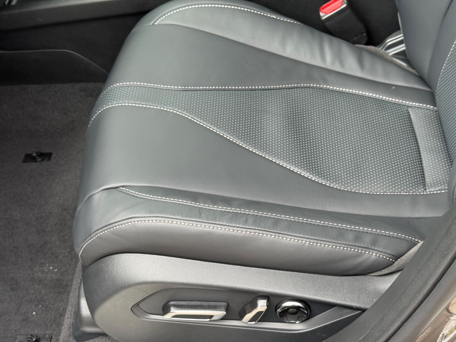 Acura RDX Vehicle Image 16