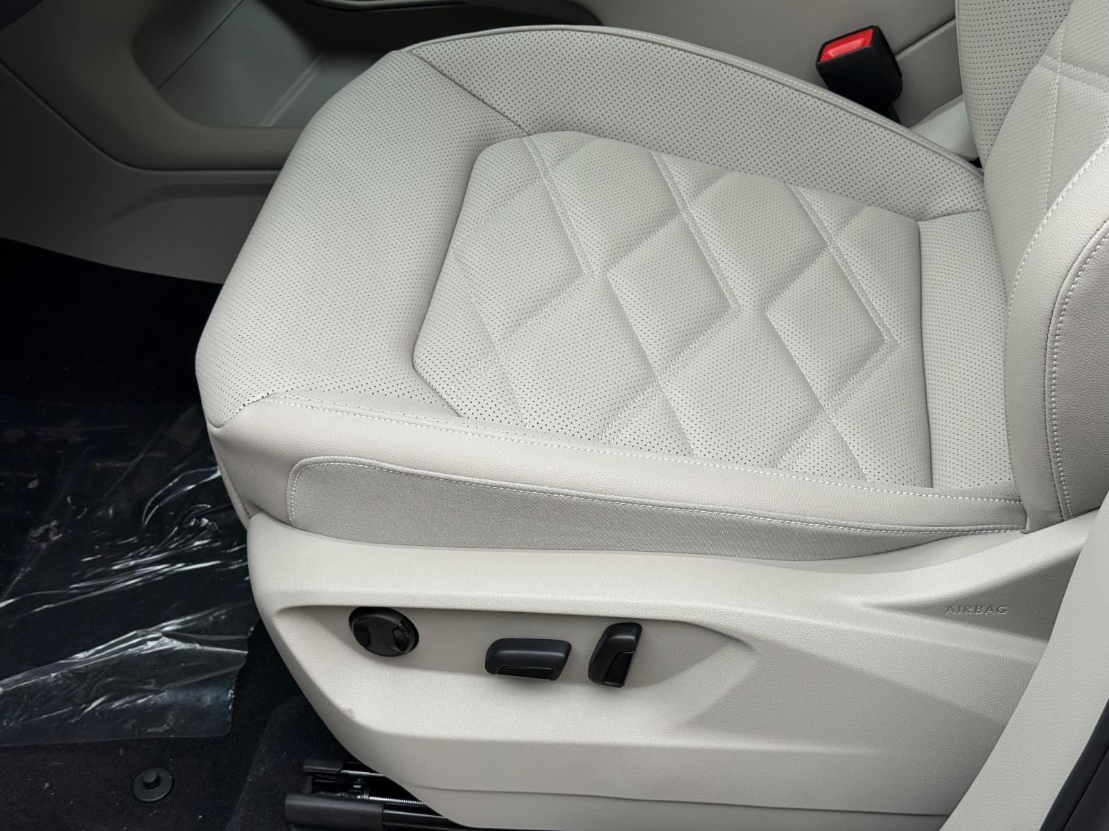Volkswagen Atlas Vehicle Image 16