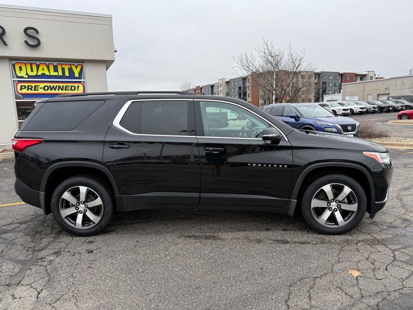 Chevrolet Traverse Vehicle Image 02