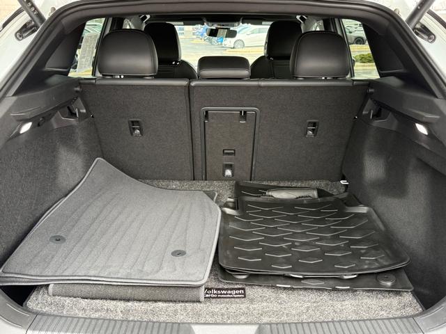 Volkswagen ID.4 Vehicle Image 05