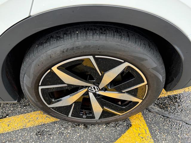 Volkswagen ID.4 Vehicle Image 07