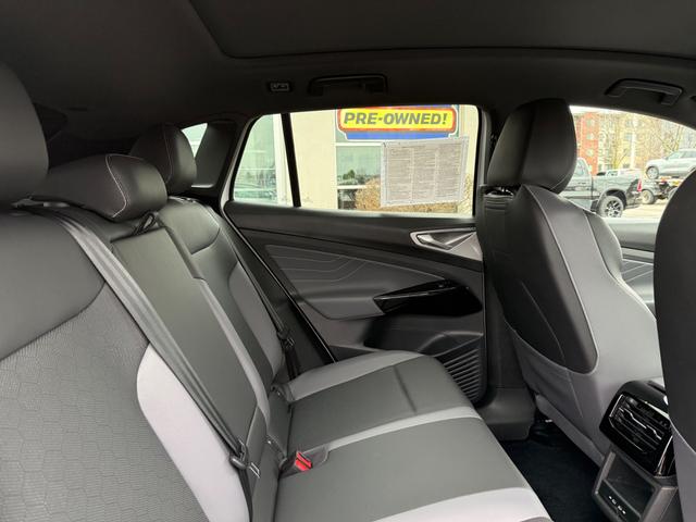 Volkswagen ID.4 Vehicle Image 10