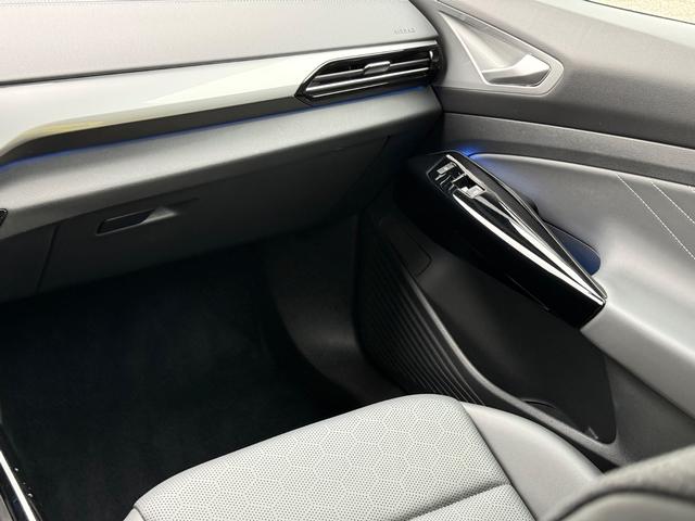 Volkswagen ID.4 Vehicle Image 14