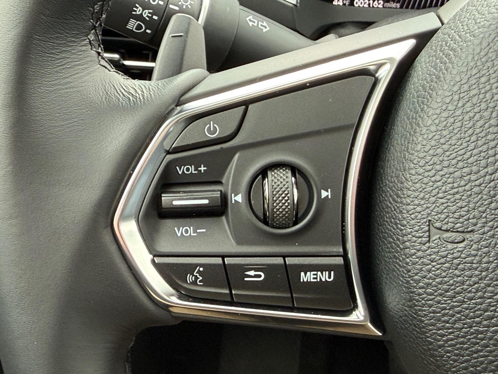 Acura MDX Vehicle Image 16
