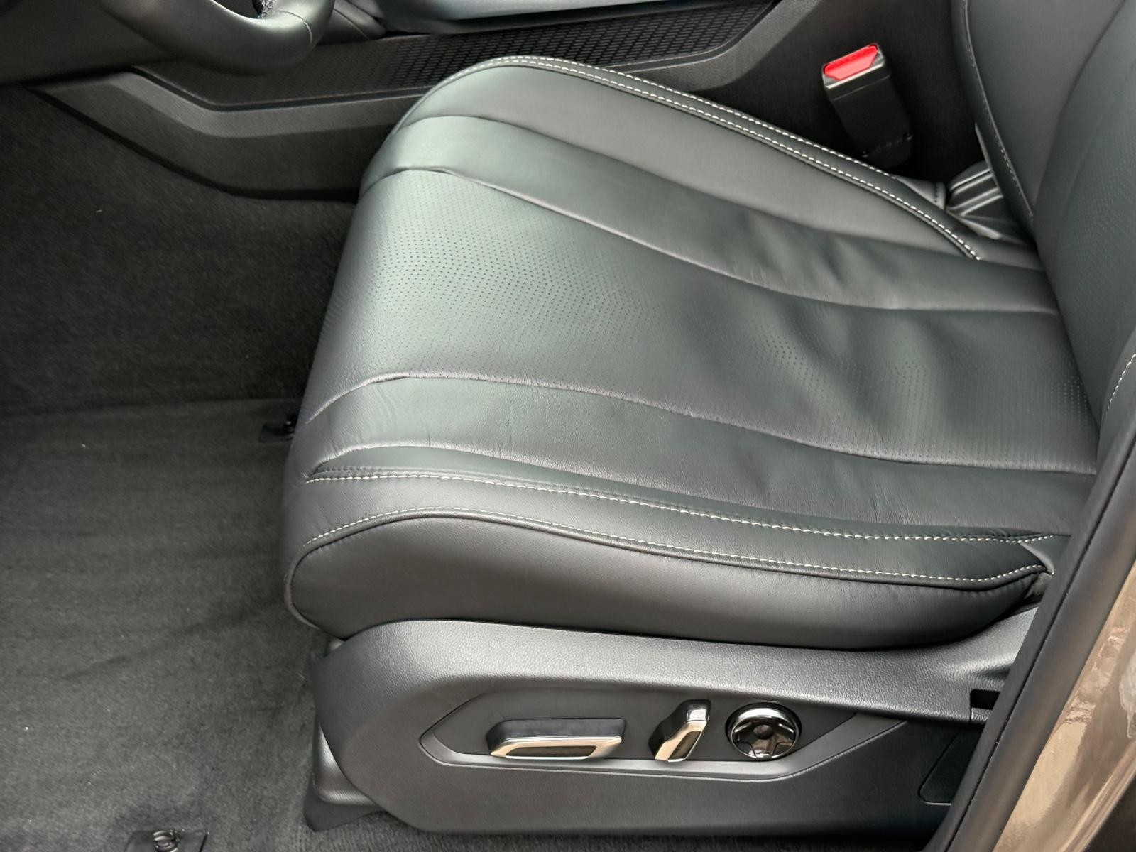 Acura MDX Vehicle Image 23