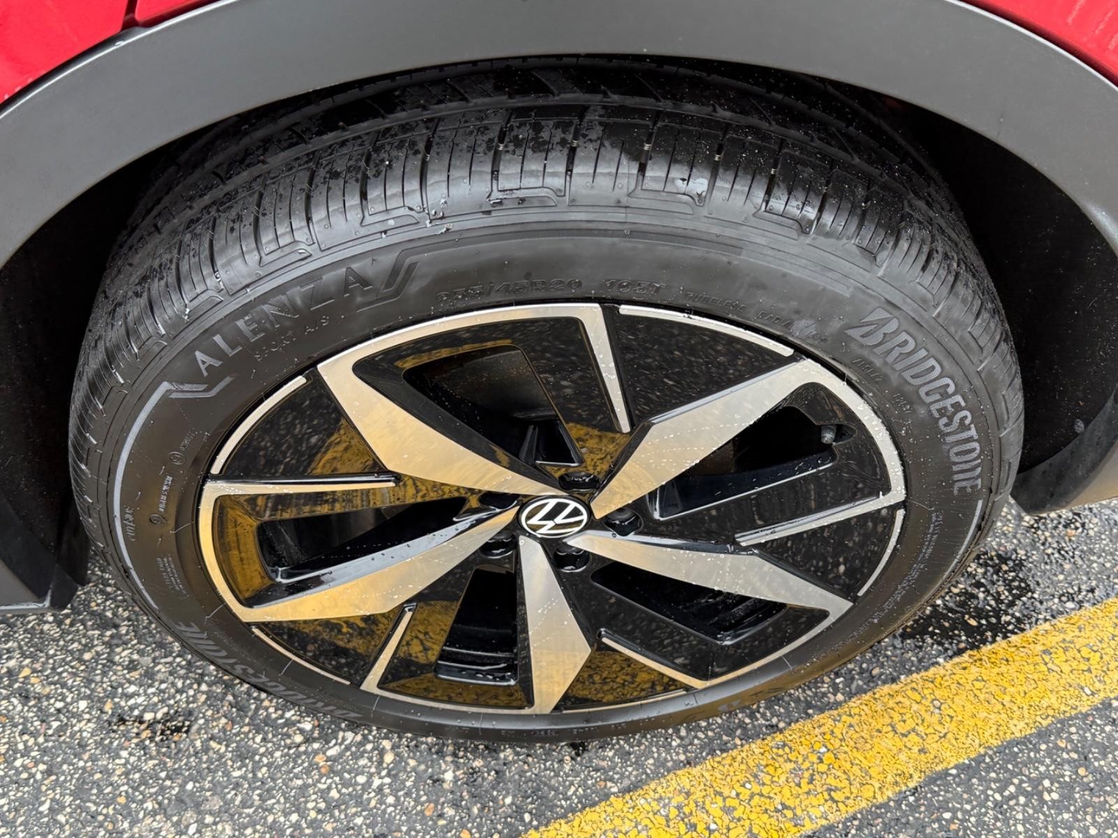 Volkswagen ID.4 Vehicle Image 07