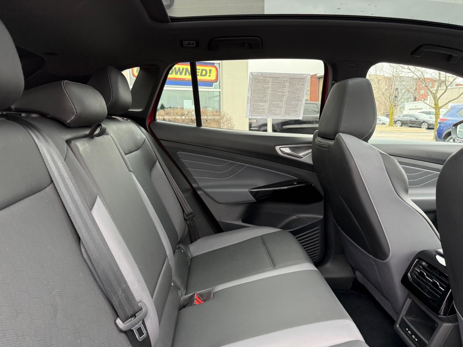 Volkswagen ID.4 Vehicle Image 10