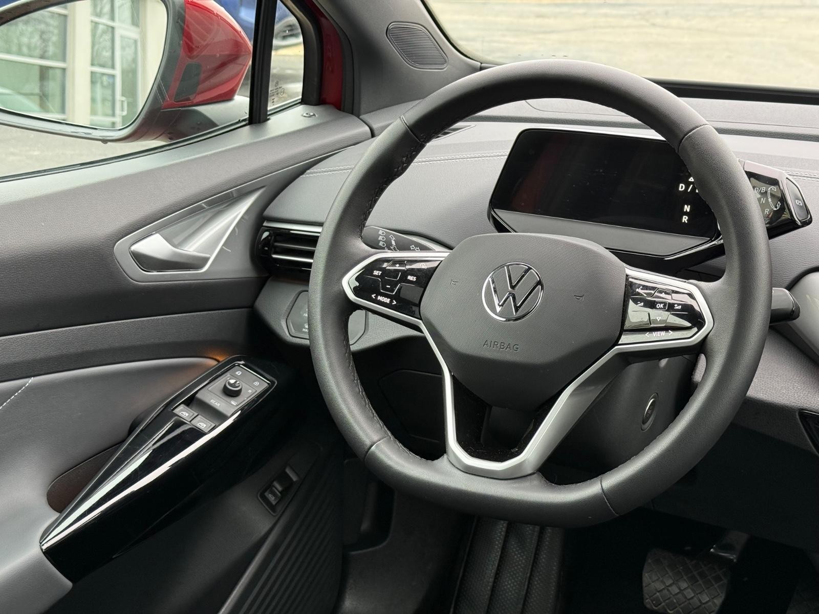 Volkswagen ID.4 Vehicle Image 13