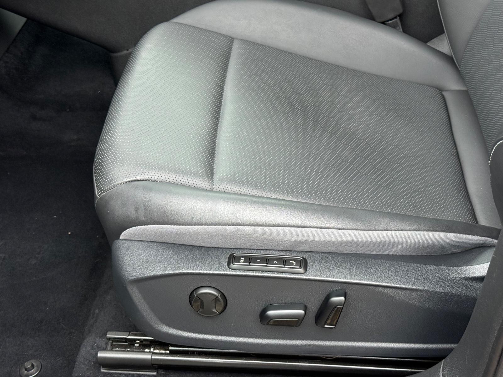 Volkswagen ID.4 Vehicle Image 21