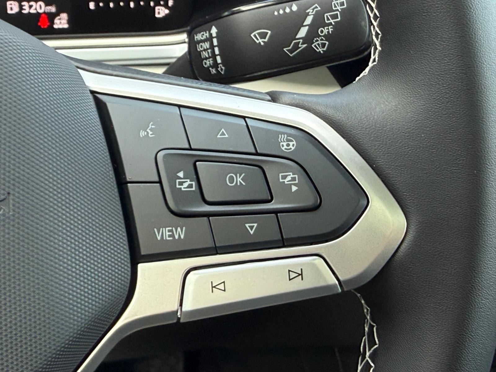 Volkswagen Taos Vehicle Image 12