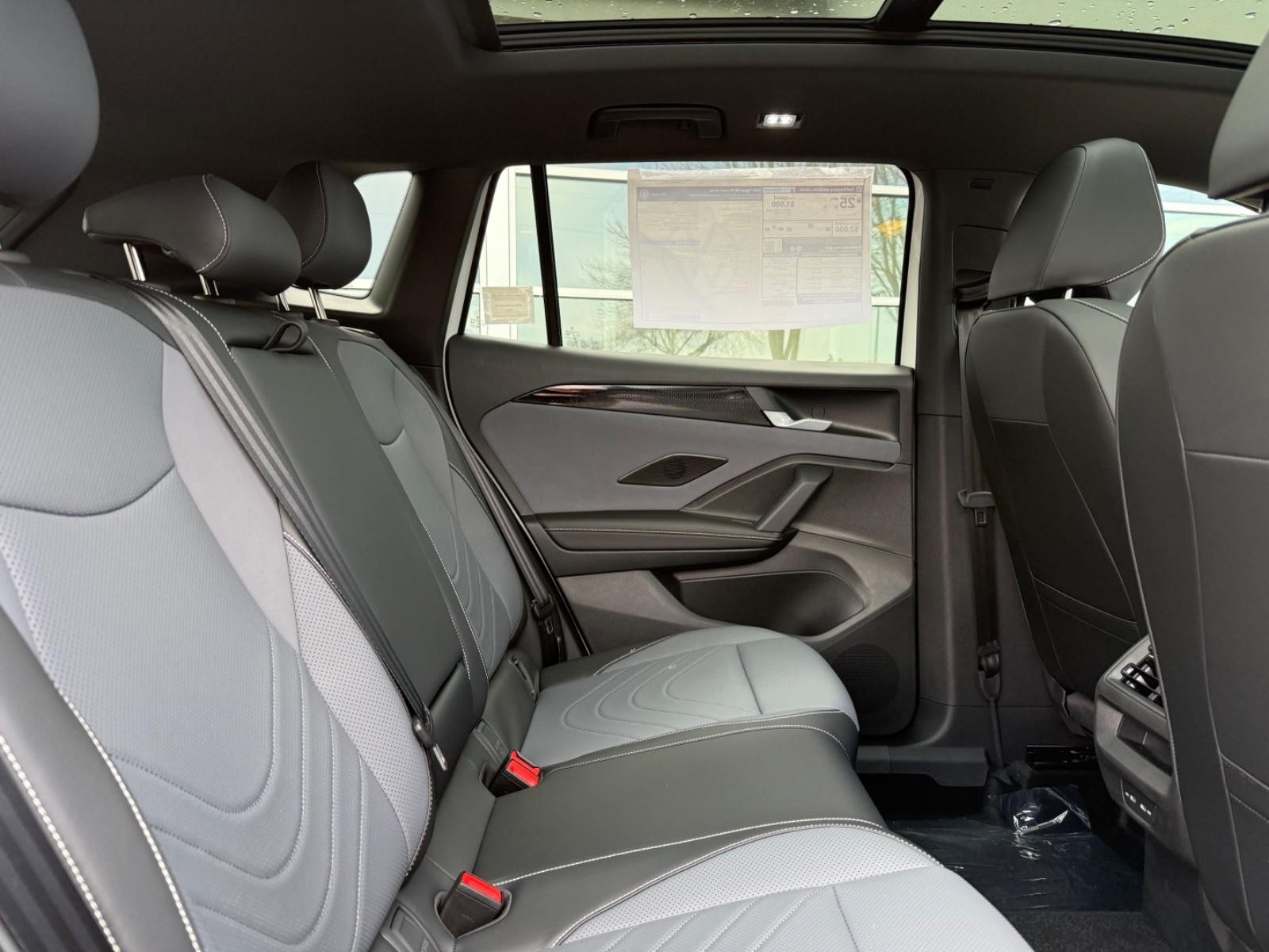Volkswagen Tiguan Vehicle Image 05