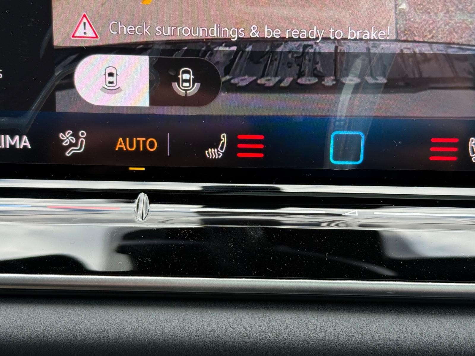 Volkswagen Tiguan Vehicle Image 14
