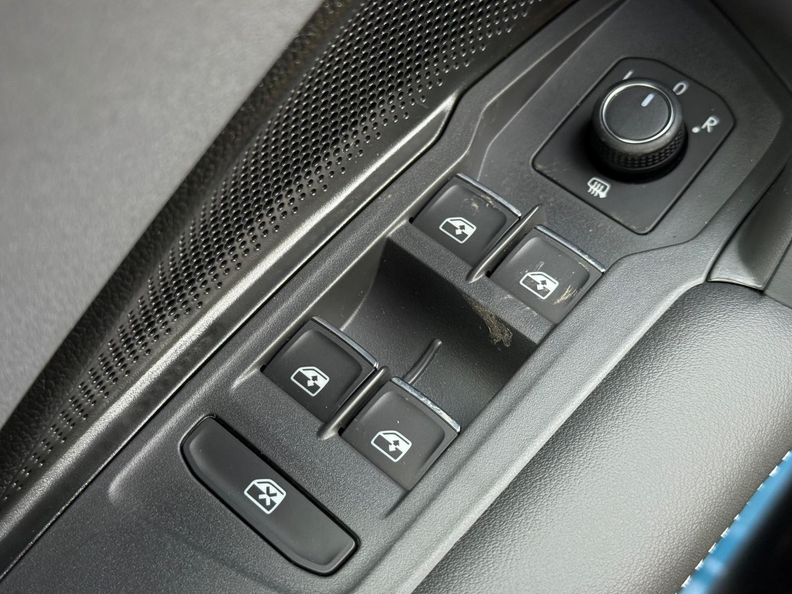 Volkswagen Tiguan Vehicle Image 15