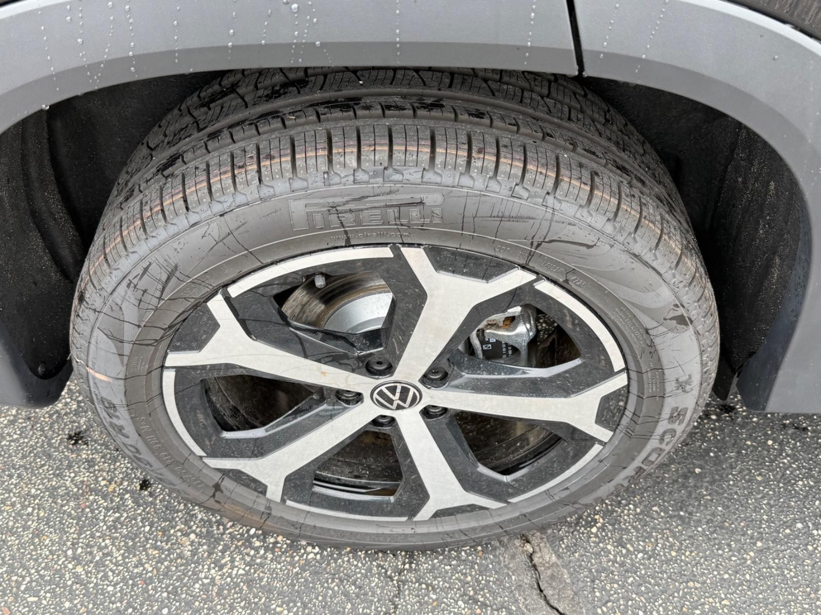 Volkswagen Tiguan Vehicle Image 04