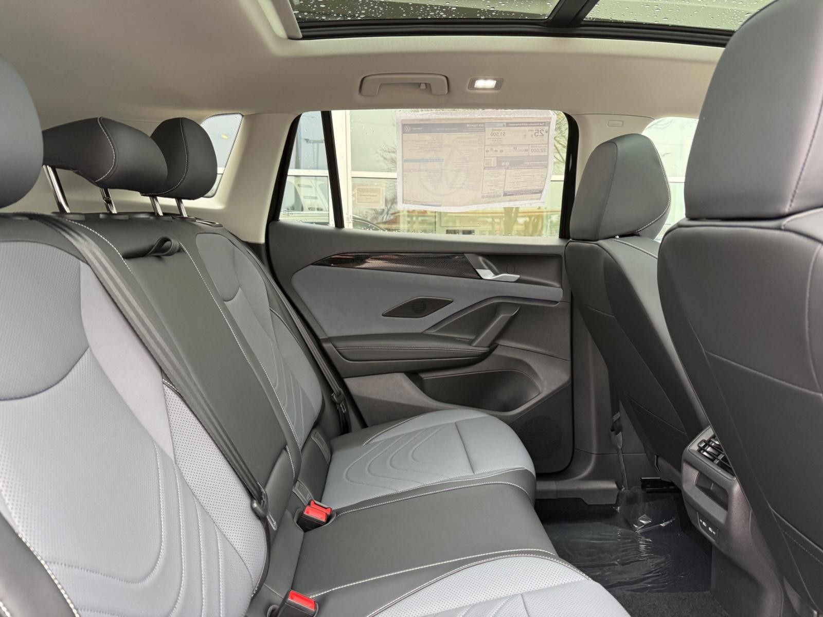 Volkswagen Tiguan Vehicle Image 05