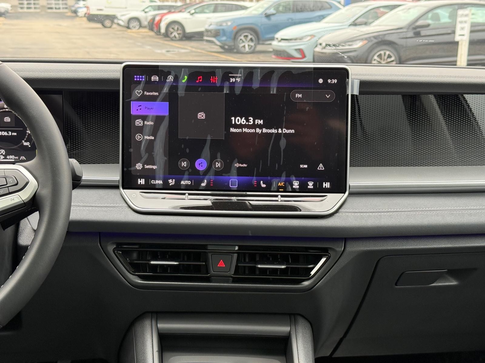 Volkswagen Tiguan Vehicle Image 07