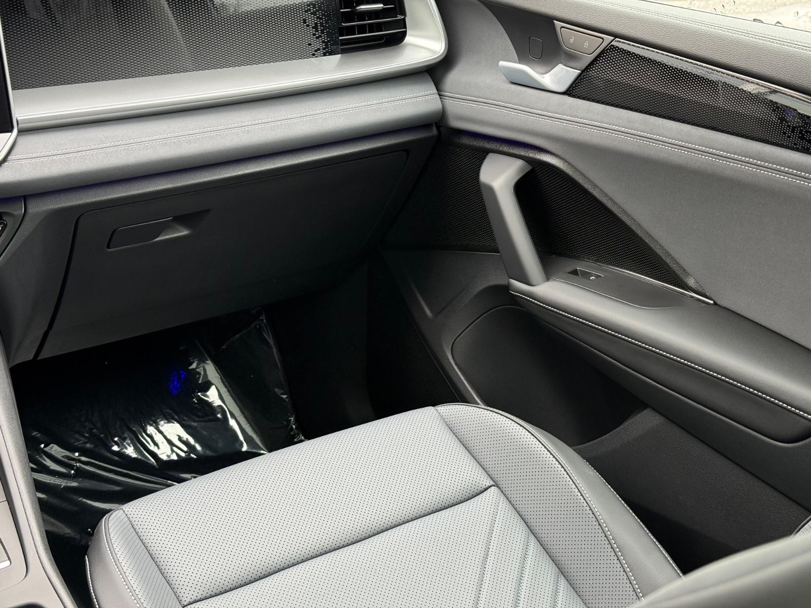 Volkswagen Tiguan Vehicle Image 08