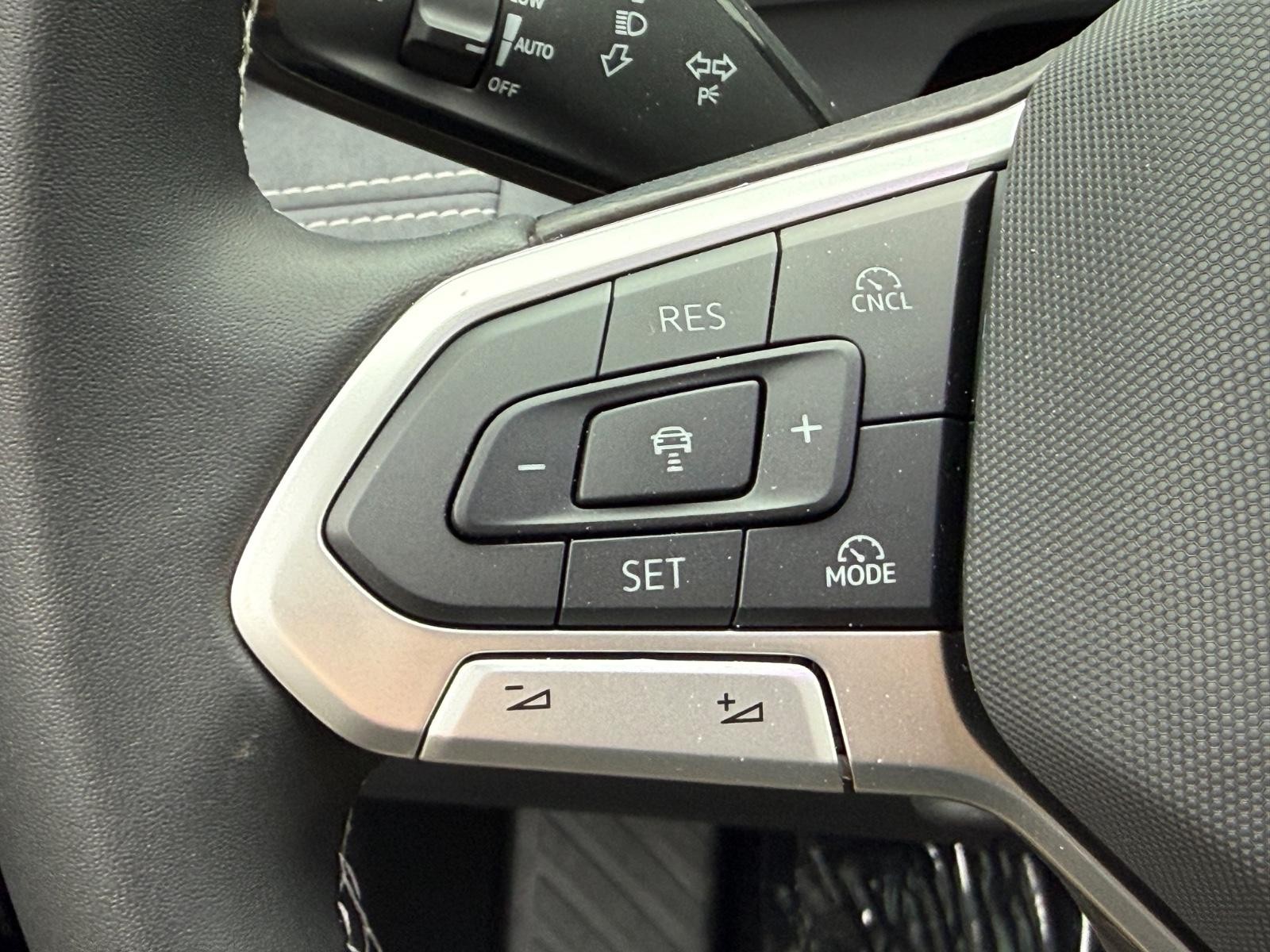 Volkswagen Tiguan Vehicle Image 09