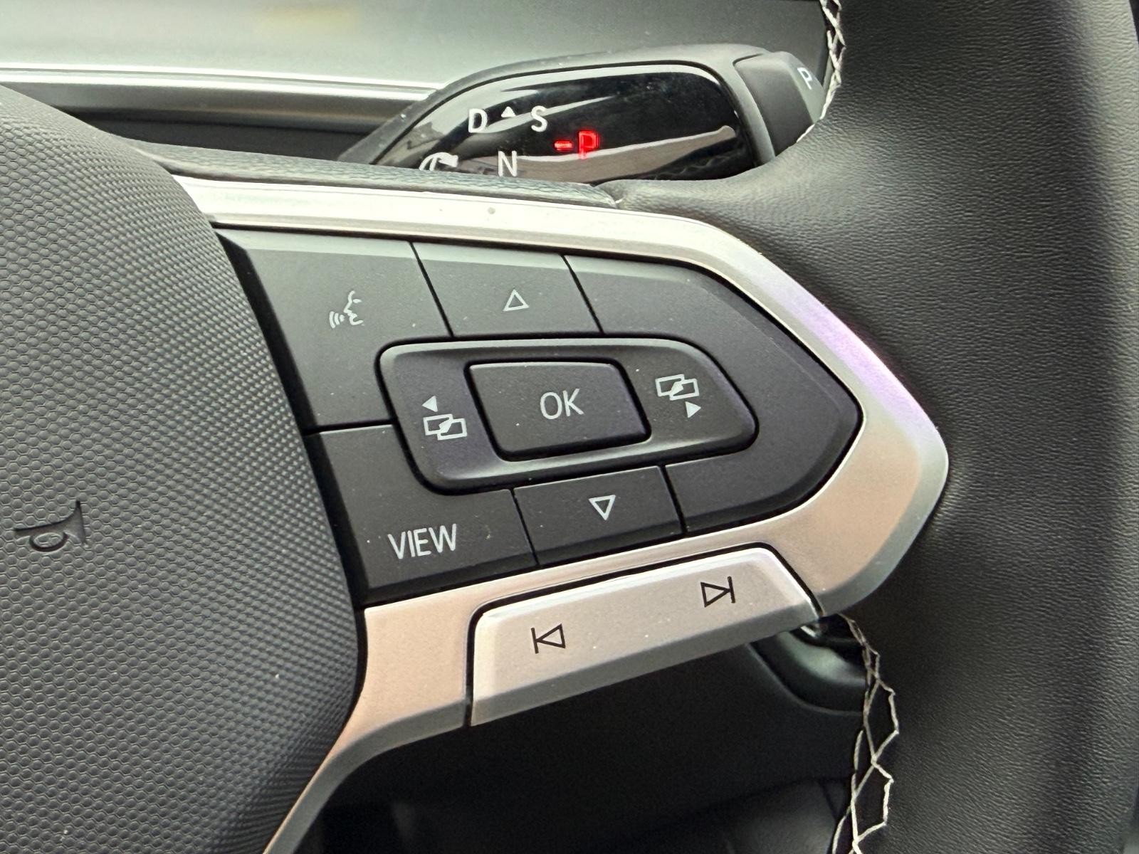 Volkswagen Tiguan Vehicle Image 10