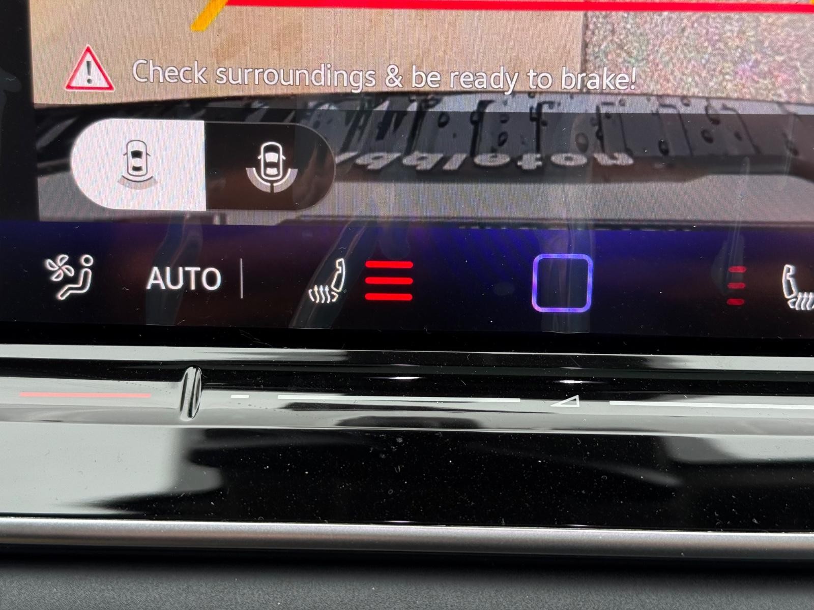 Volkswagen Tiguan Vehicle Image 13