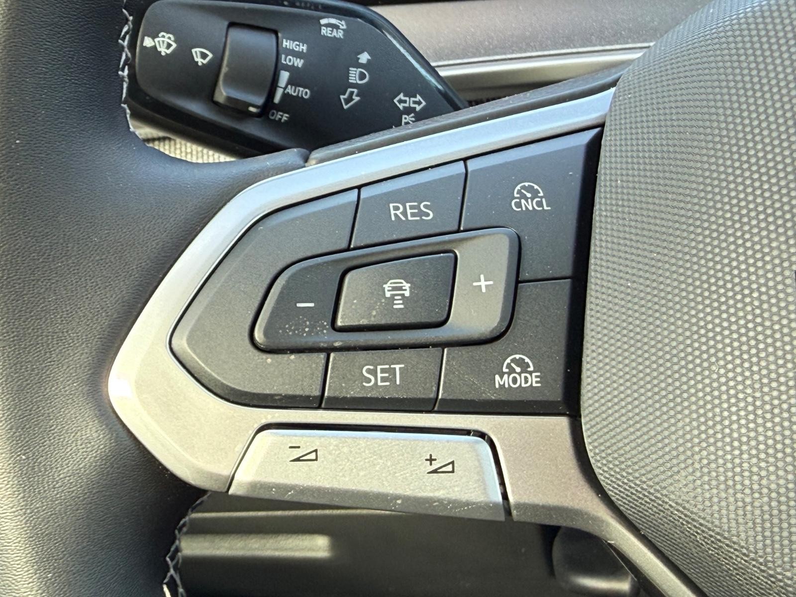 Volkswagen Tiguan Vehicle Image 10