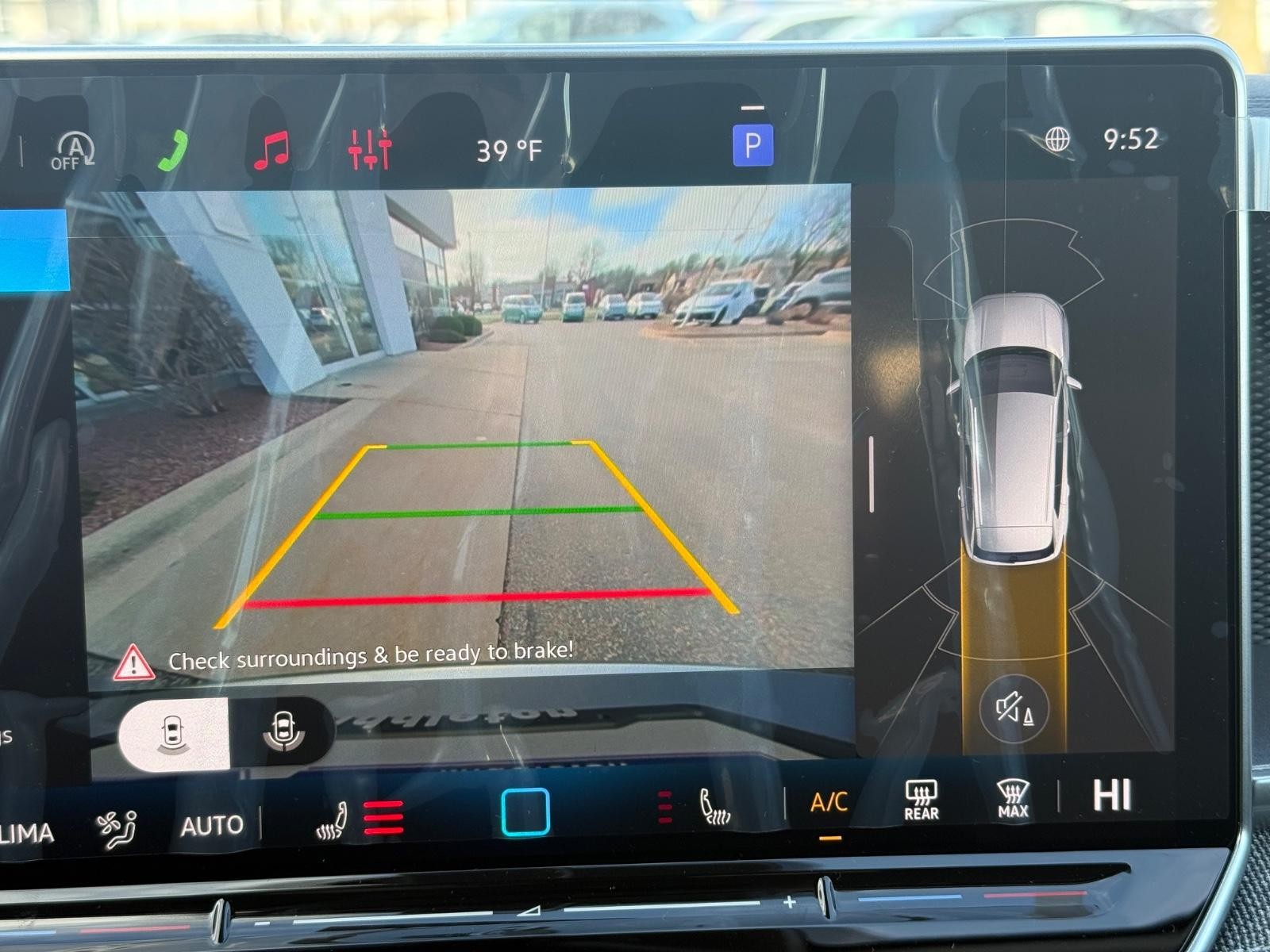 Volkswagen Tiguan Vehicle Image 13