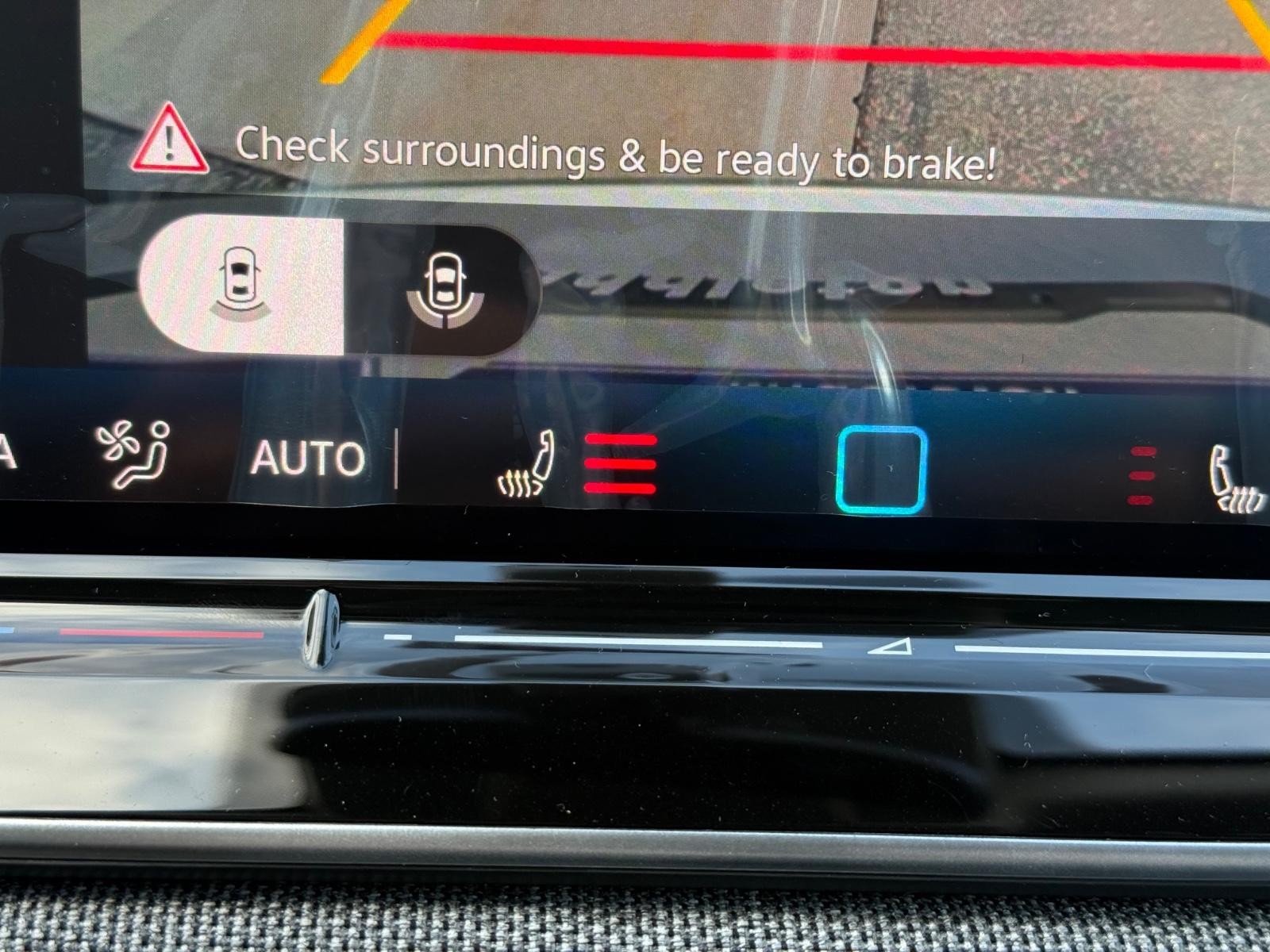 Volkswagen Tiguan Vehicle Image 14