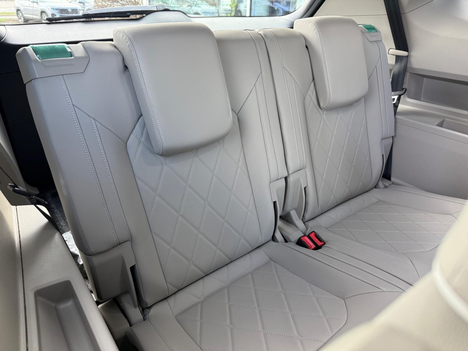 Volkswagen Atlas Vehicle Image 05