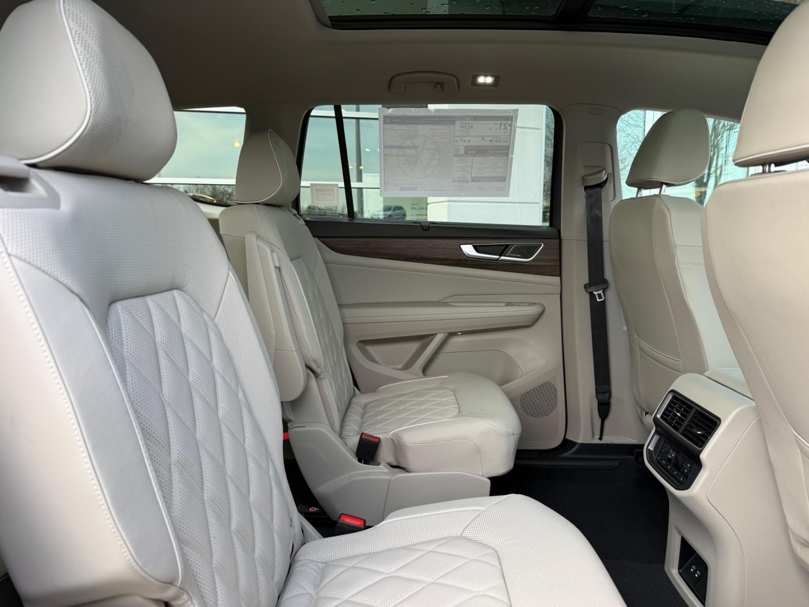 Volkswagen Atlas Vehicle Image 06