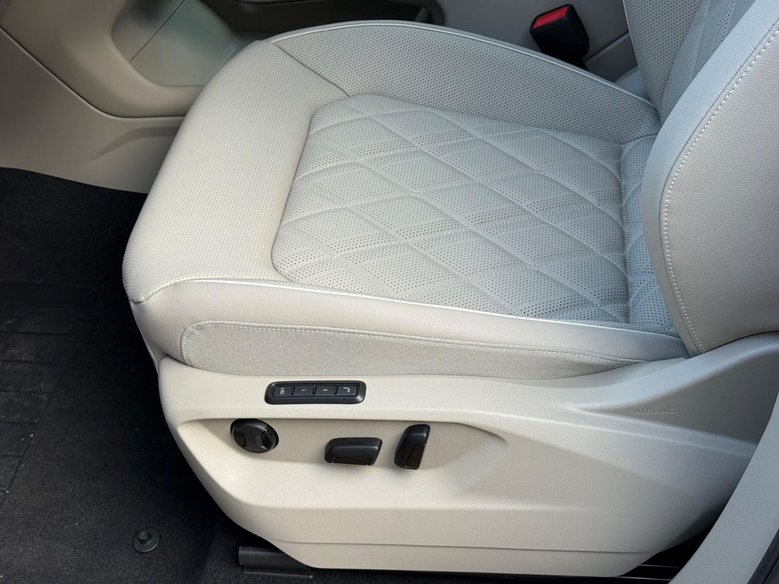Volkswagen Atlas Vehicle Image 18