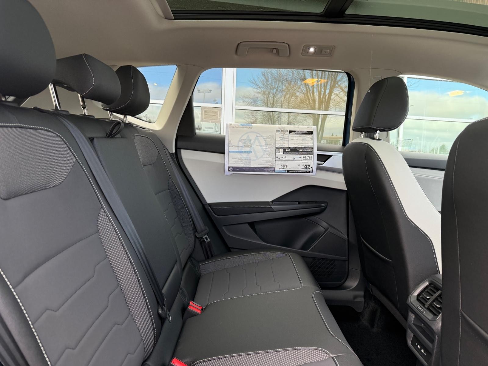 Volkswagen Taos Vehicle Image 05